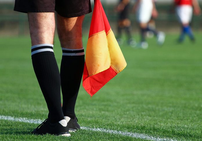 17689134 - soccer referee