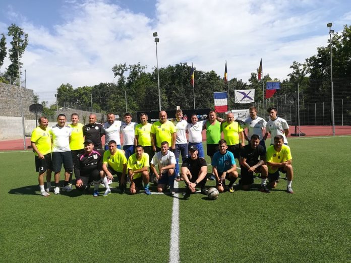 Campionii Friends Tour