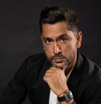 Cezar Ouatu va interpreta imnul României la meciul cu San Marino