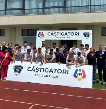 Universitatea „Dunărea de Jos” din Galați ridică trofeul Campionatului Național Universitar de fotbal din 2026!